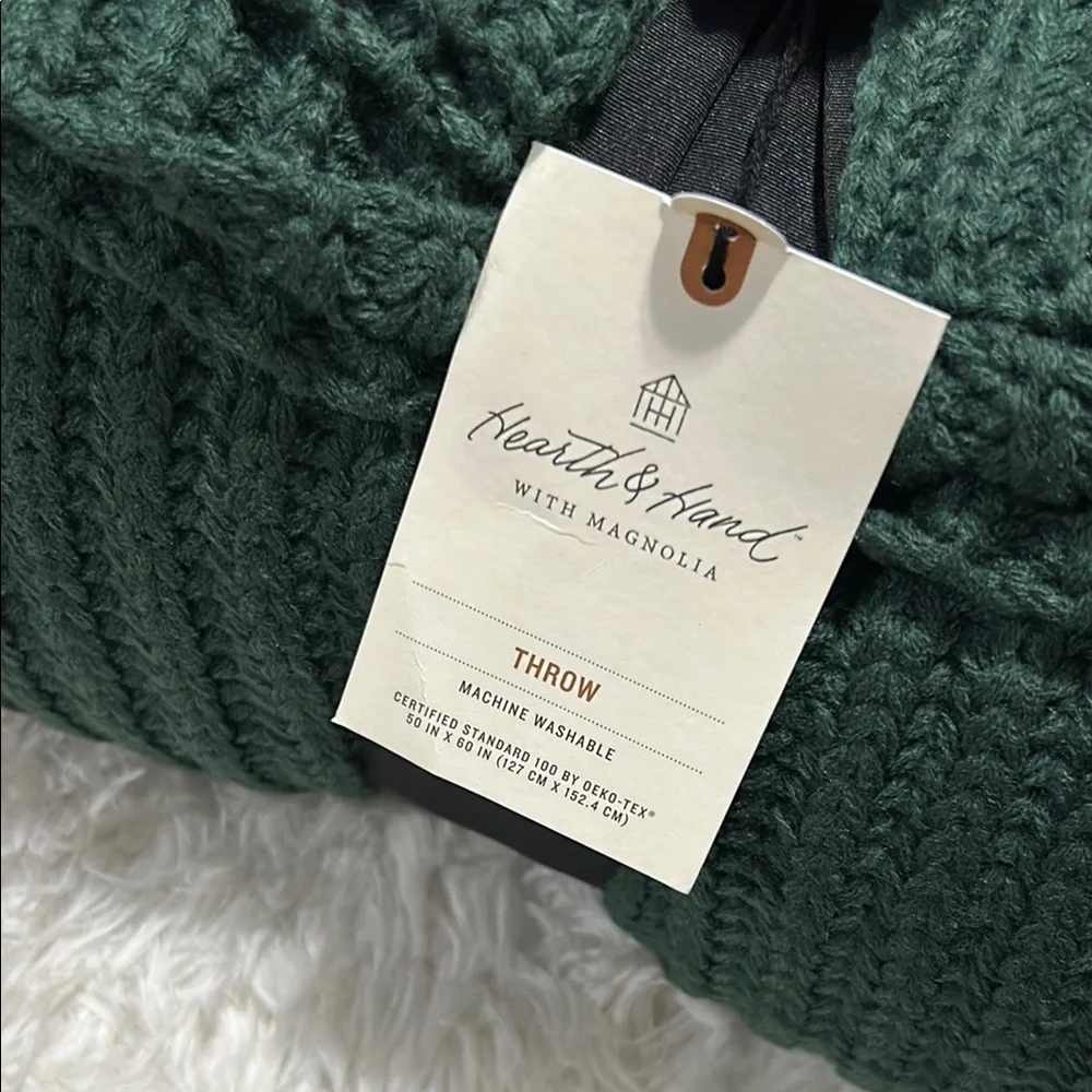 Hearth & Hand with Magnolia for Target Green Chunky Christmas Throw Blanket NEW